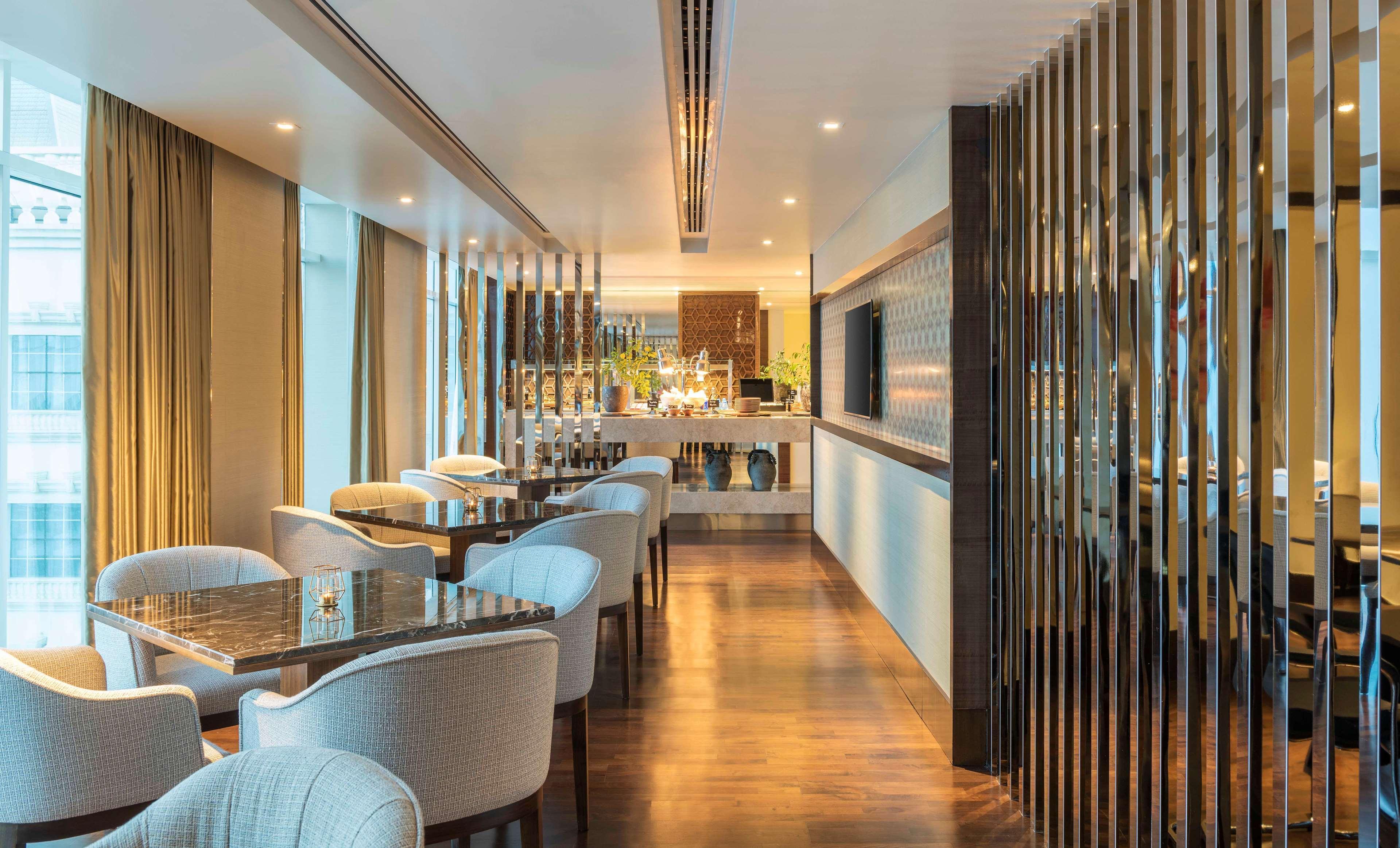 Radisson Blu Hotel, Ajman Exterior photo The lounge at the airport