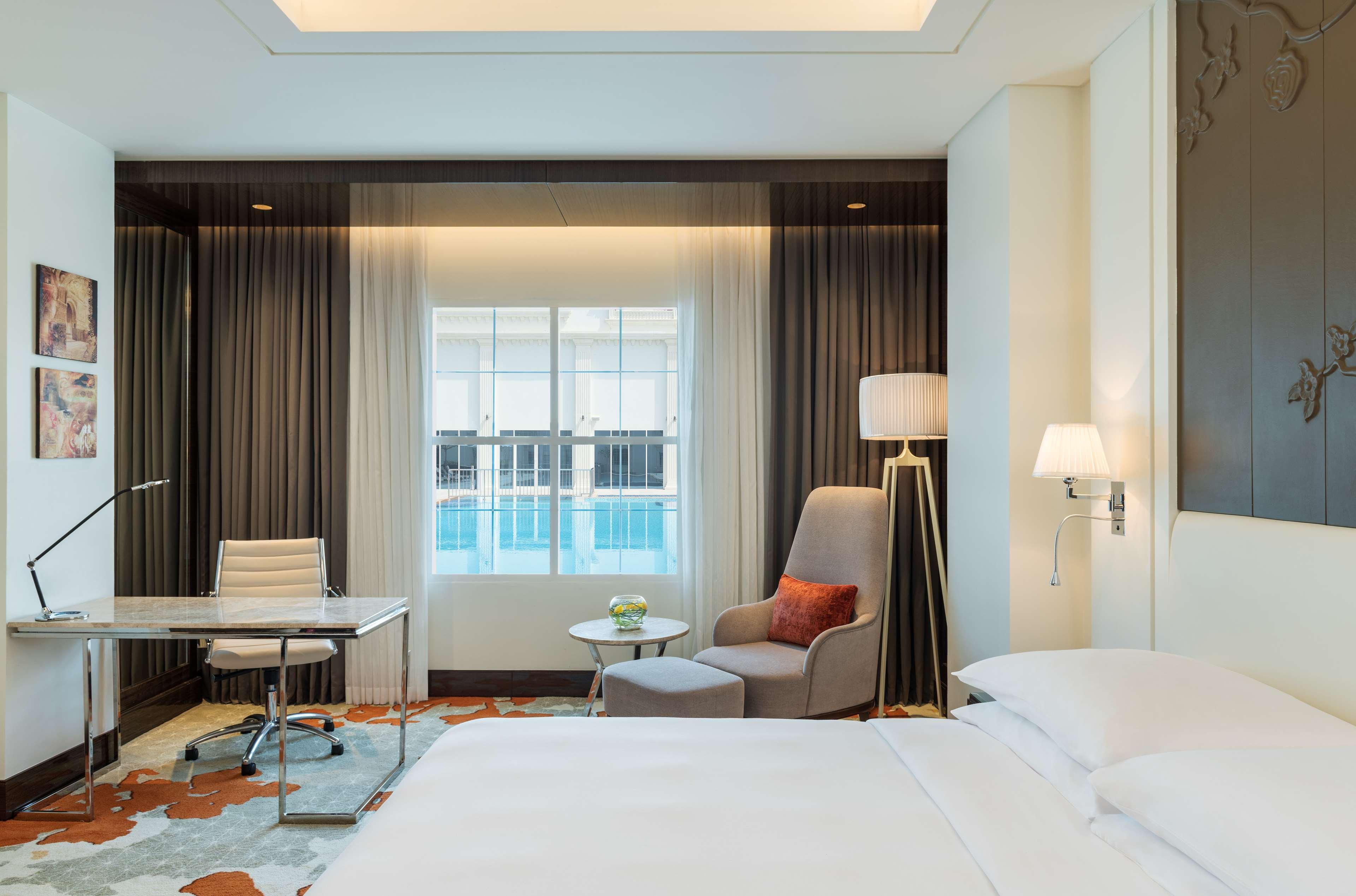 Radisson Blu Hotel, Ajman Exterior photo Deluxe Room